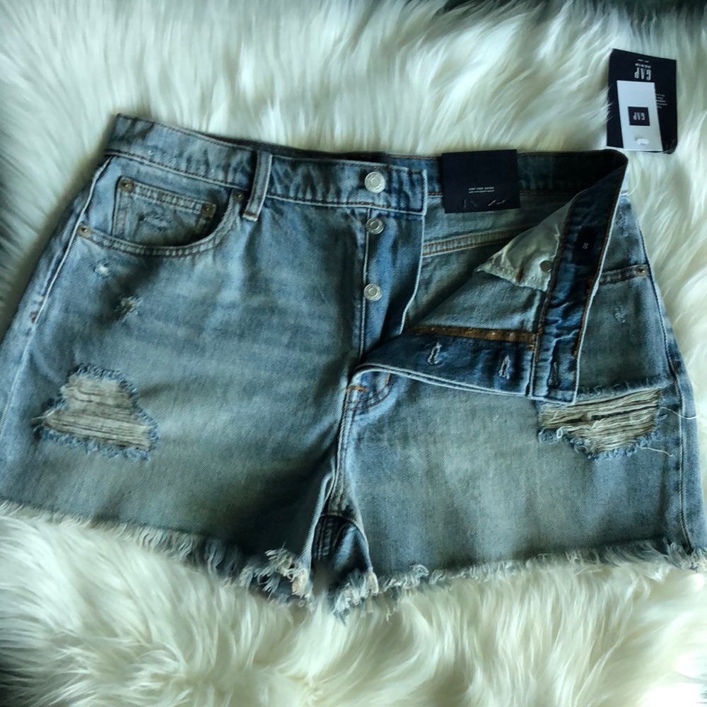 Gap distressed jean shorts size 30